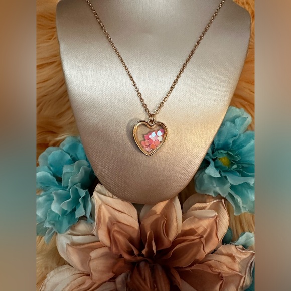 Heart Pendant Necklace With Encased Floating Pink Hearts NEW! - Picture 4 of 9